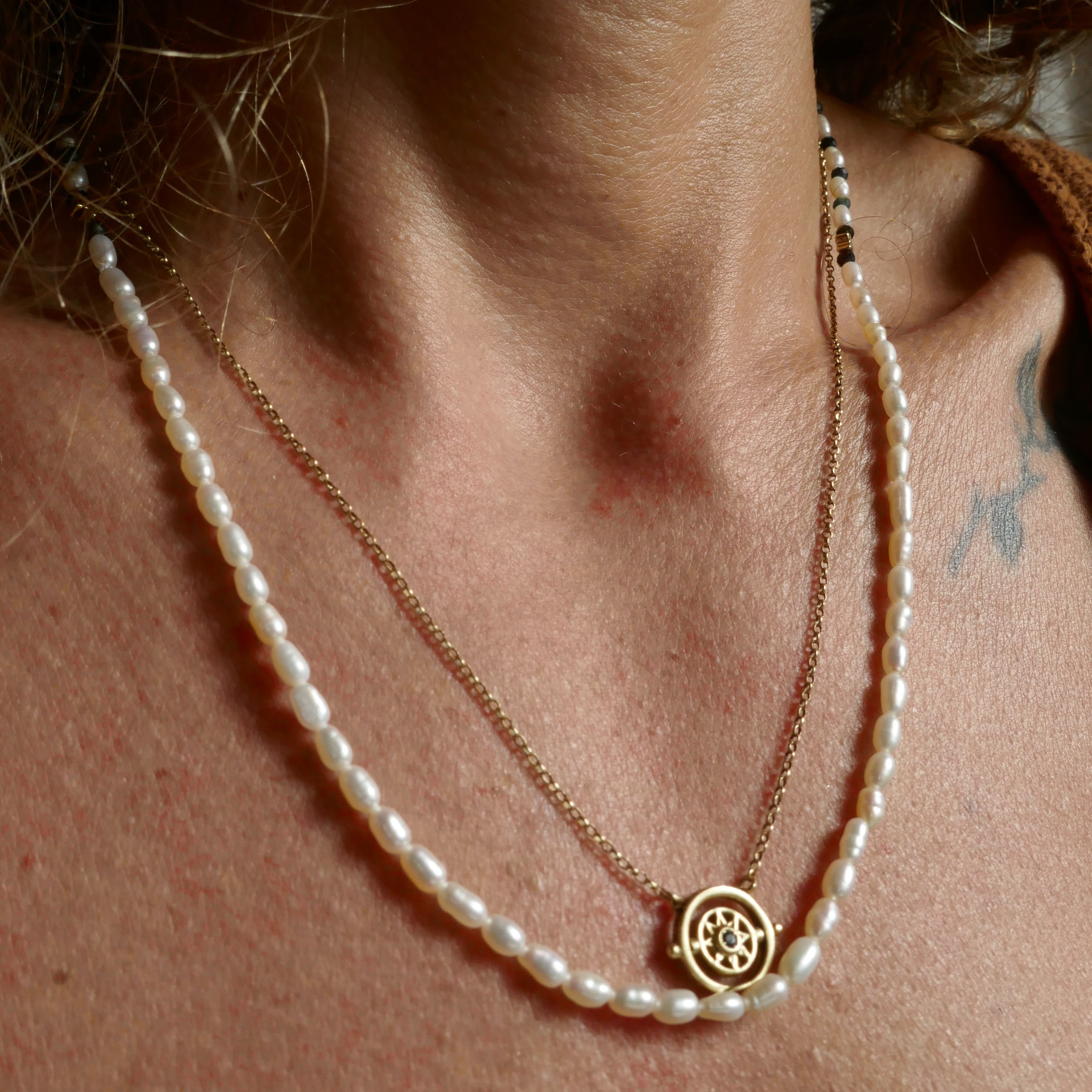 Colar Ogum Pérolas e Safira